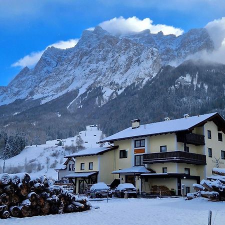 Tiroler Alpblick Appartements Ehrwald Bagian luar foto