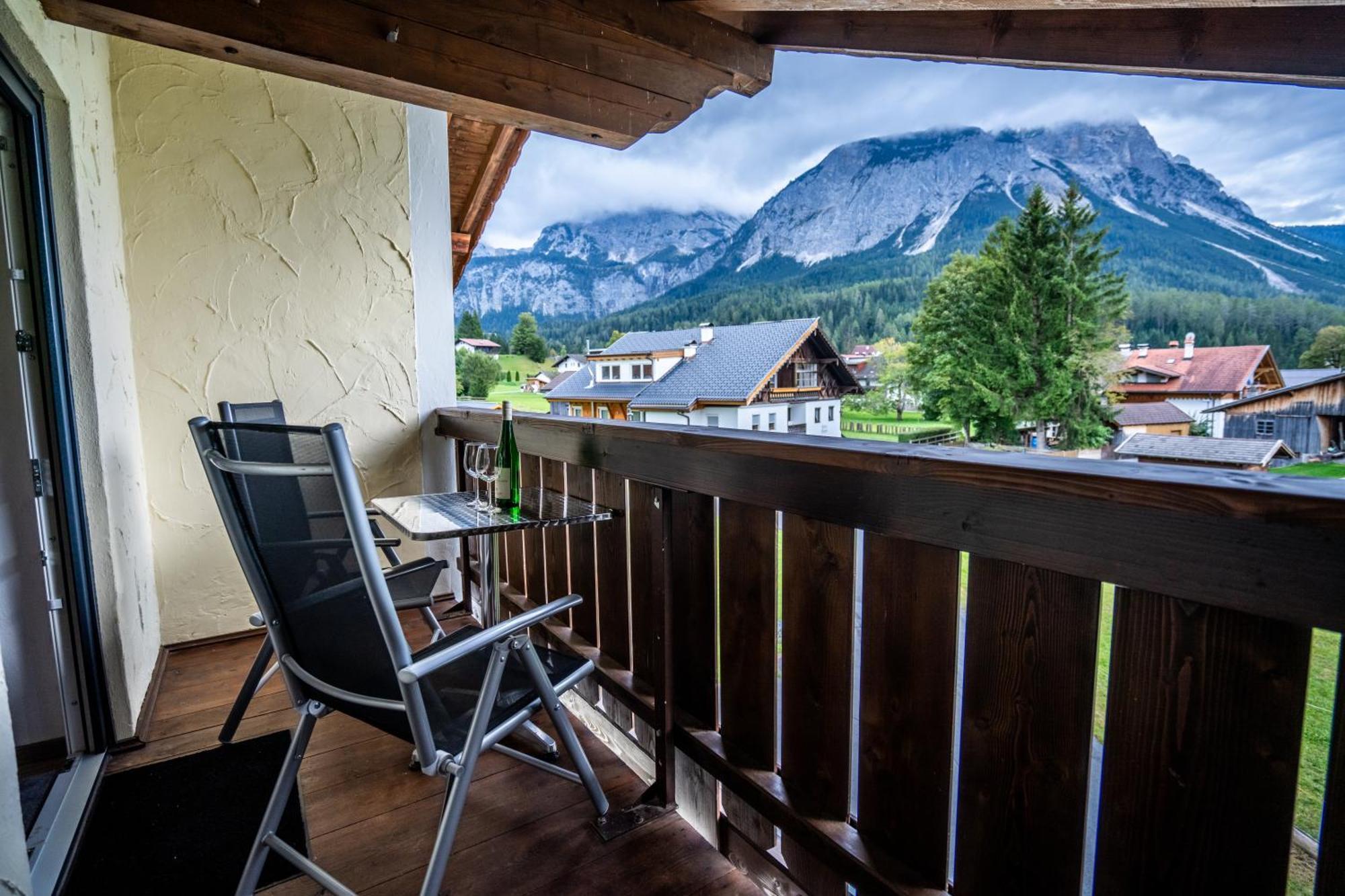 Tiroler Alpblick Appartements Ehrwald Bagian luar foto