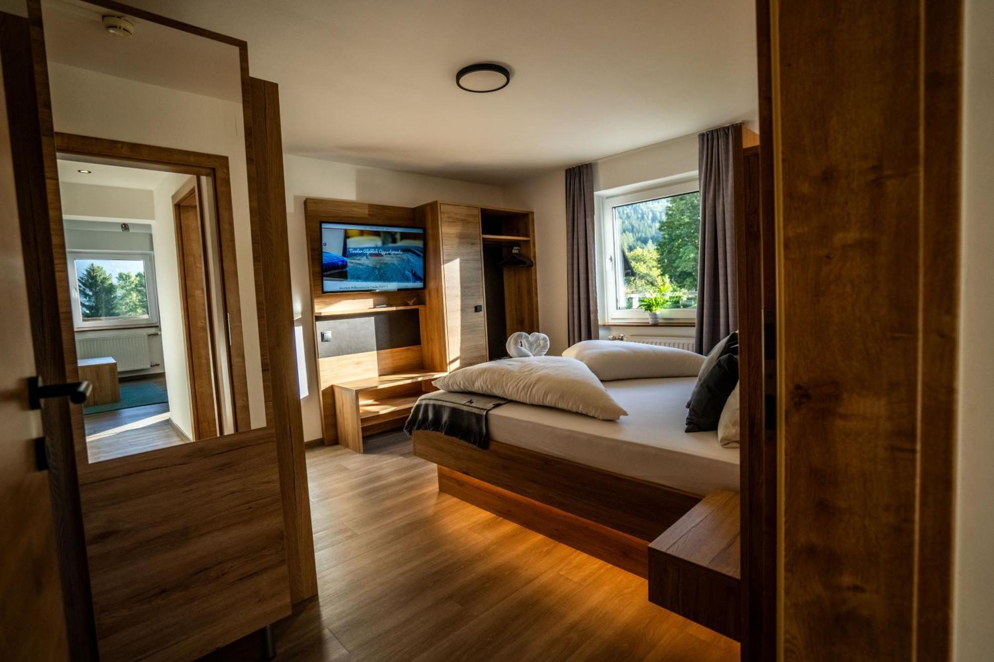 Tiroler Alpblick Appartements Ehrwald Bagian luar foto